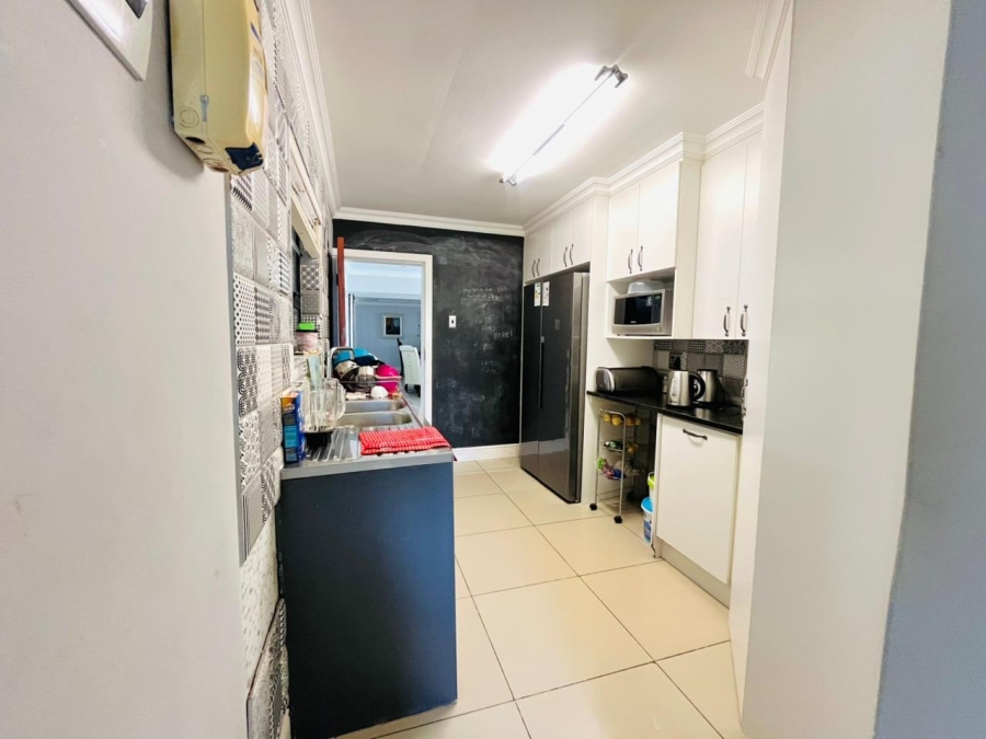 6 Bedroom Property for Sale in Gonubie Eastern Cape